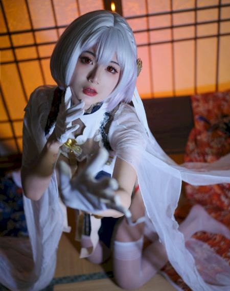 裙子里面的怪兽动画片_高清电影完整版